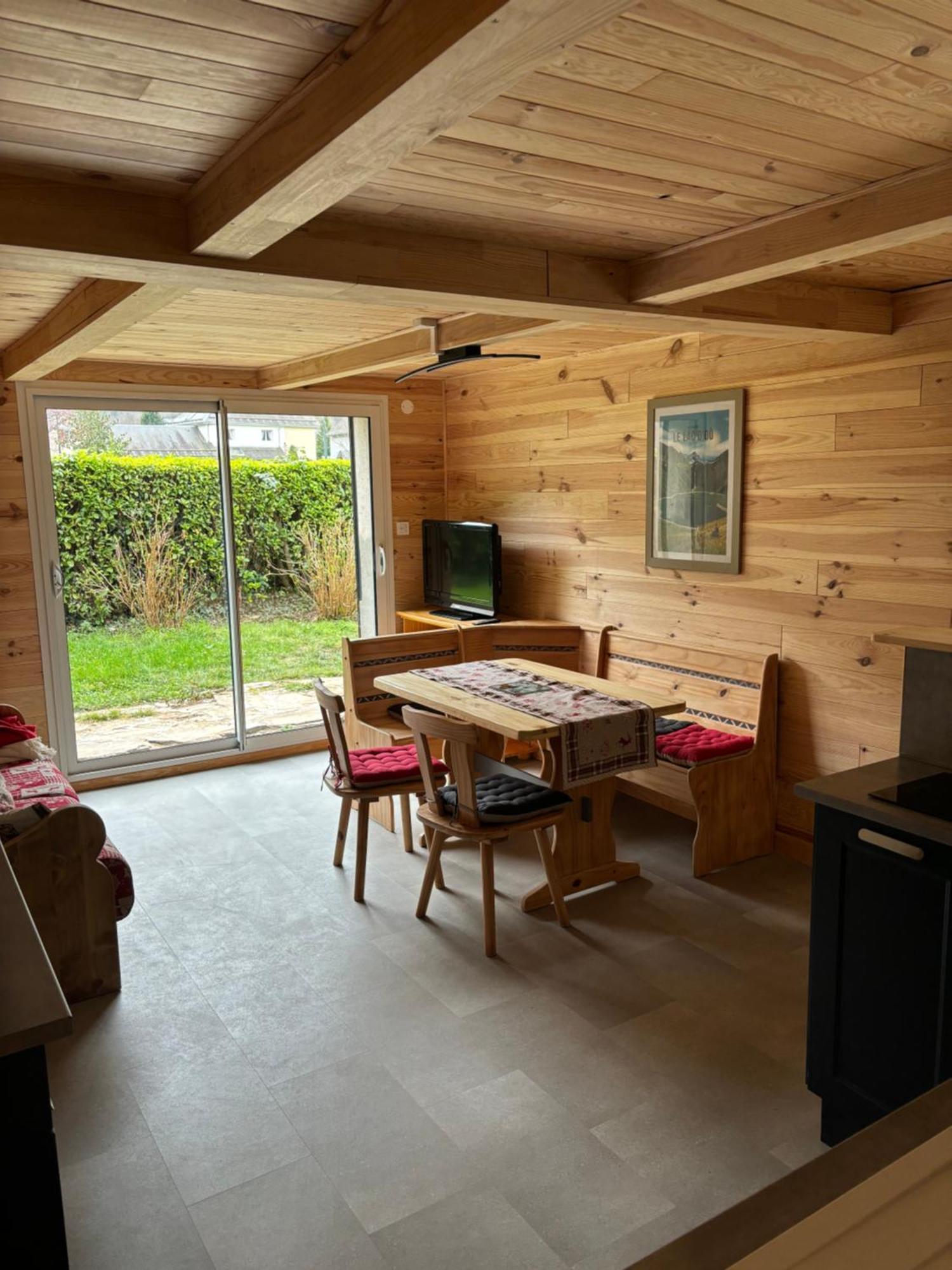 L'Oursiere A Saint Mamet Apartment Ngoại thất bức ảnh